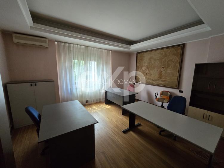 Vilă de închiriat cu 4 camere, 220 mp - zona Polonă - 9