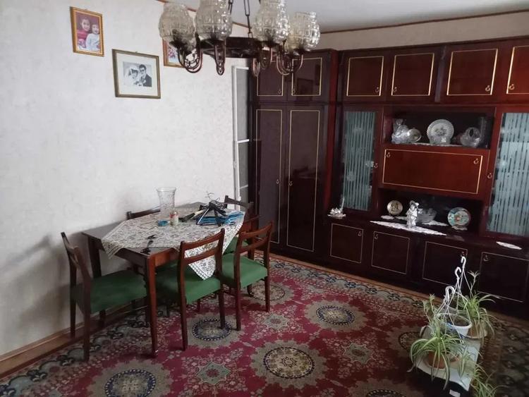De vanzare apartament cu 4 camere in Tudor