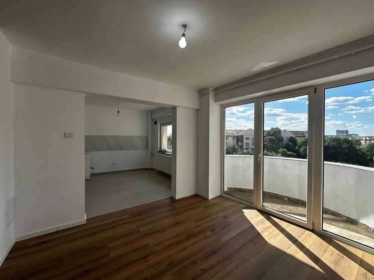 Apartament complet renovat cu 4 camere