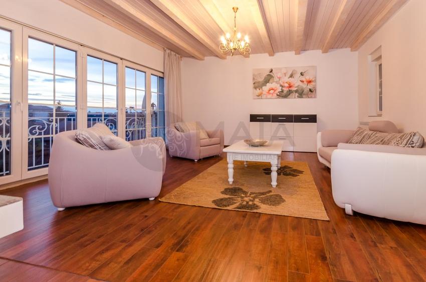Penthouse 3 camere, 2 bai, 200 mp utili + 35 mp terasa, Calea Dumbravii