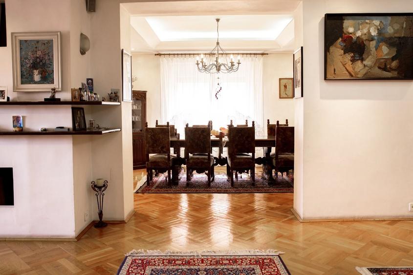 APARTAMENT PREMIUM DE INCHIRIAT | PUTUL DE PIATRA – PIATA VICTORIEI