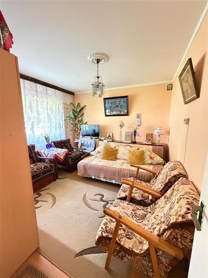 Apartament 2 camere decomandat, parter inalt- Nicolina