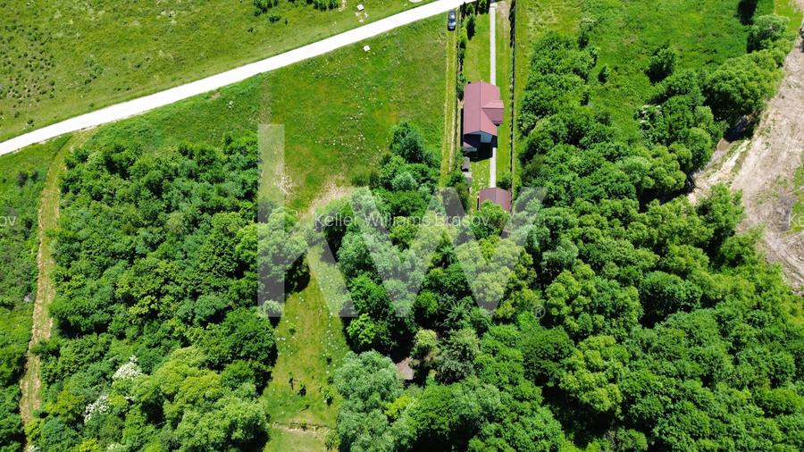 Teren intravilan 1173 mp cu utilități și cabană în Predeluț, Bran – Comision 0% - 7