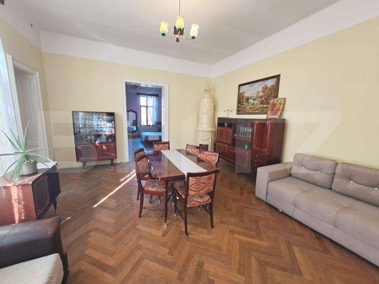 Apartament de vanzare, 6 camere, 182 mp, gradina comuna, Centrul Istoric Brasov