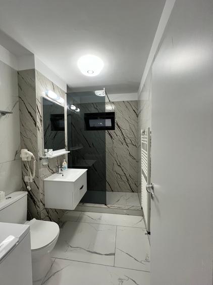 -Garsoniera lux mobilata si utilata complet in primul rand la mare