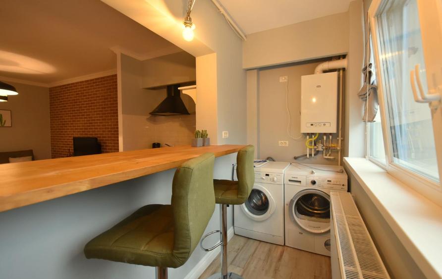 Vand apartament cu trei camere  bloc nou Aradului