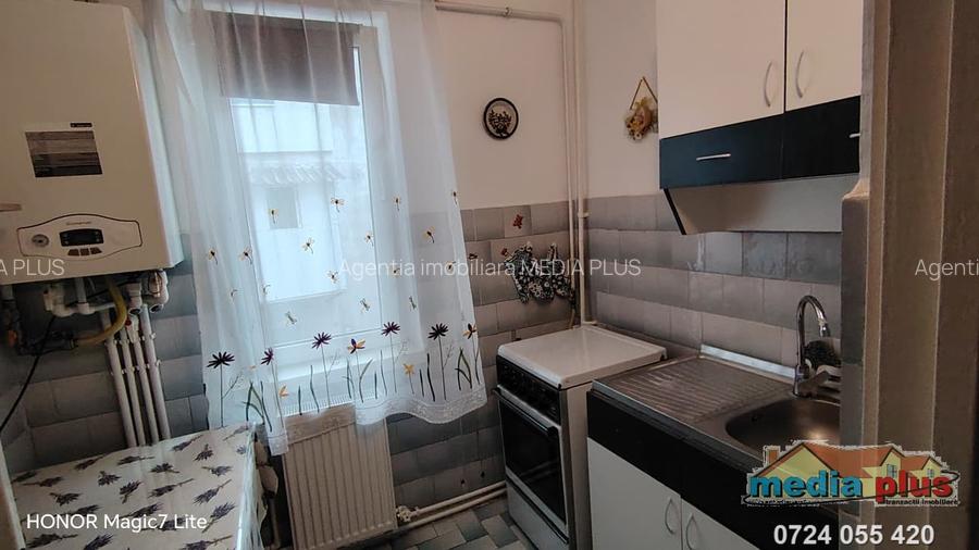 Apartament 3 camere de vânzare – Micro 39, strada Ionel Fernic - 8