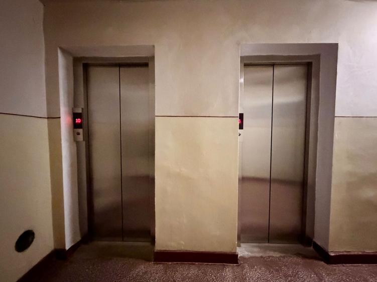 3 camere, 74 mp + 3 balcoane | etaj 3/10, zona Parâng