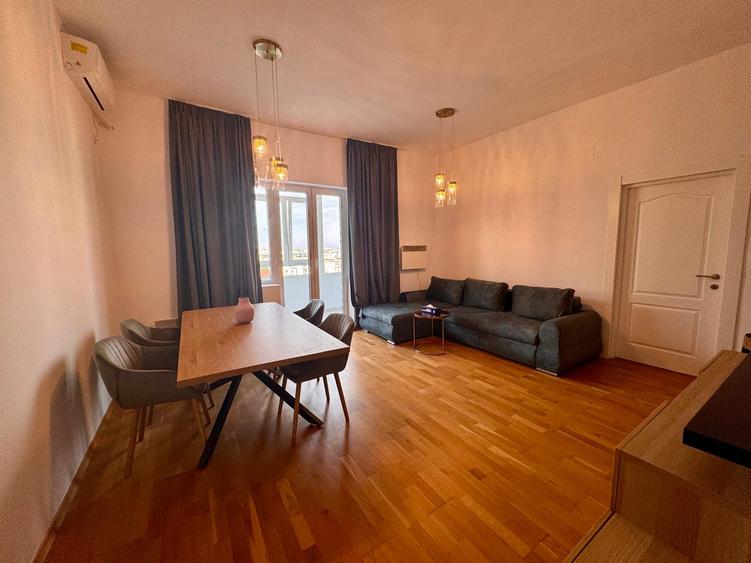 Apartament de vanzare — 3 camere, ultracentral, Bulevardul Nicolae Bălcescu