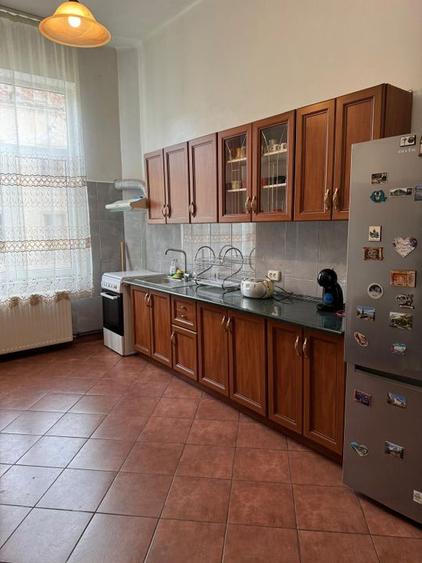 Apartament cu 4 camere decomandat în Kogălniceanu