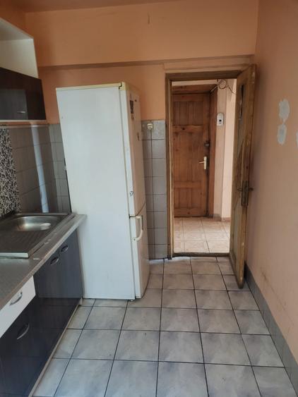 Apartament 3 camere de vânzare – aproape de centru