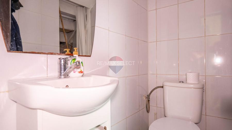 Vanzare vilă cu 2 unitati locative independente in Pantelimon, Central