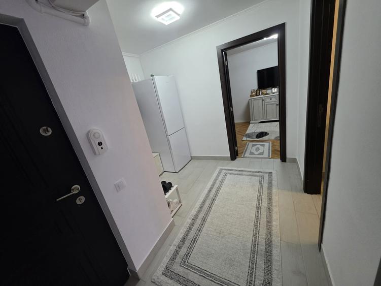 Vand apartament 2 camere decomandat et.1 Simeria