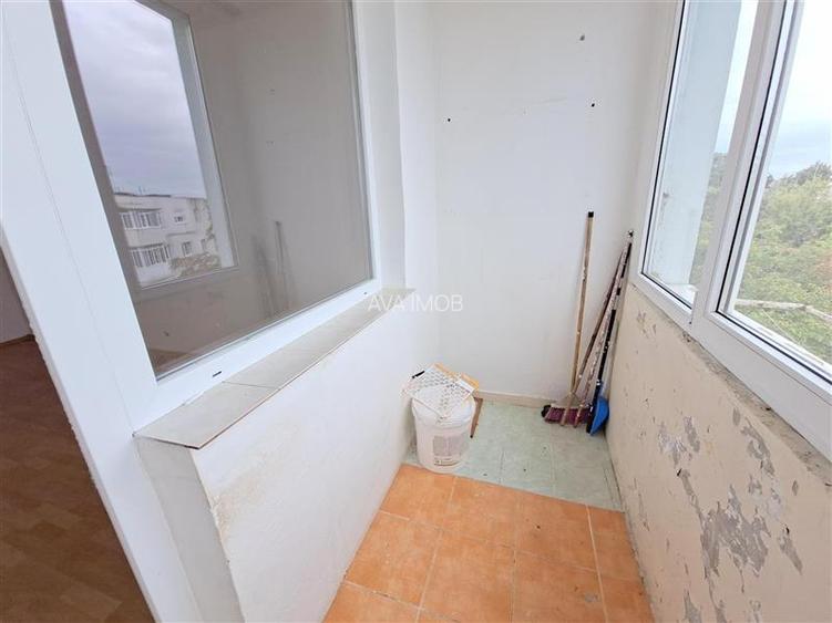 Apartament 3 camere semidecomandat, zona Milcov - 7