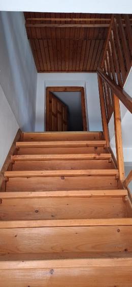 Casă 5 camere, zonă centrală, stradă liniștită — Călărași