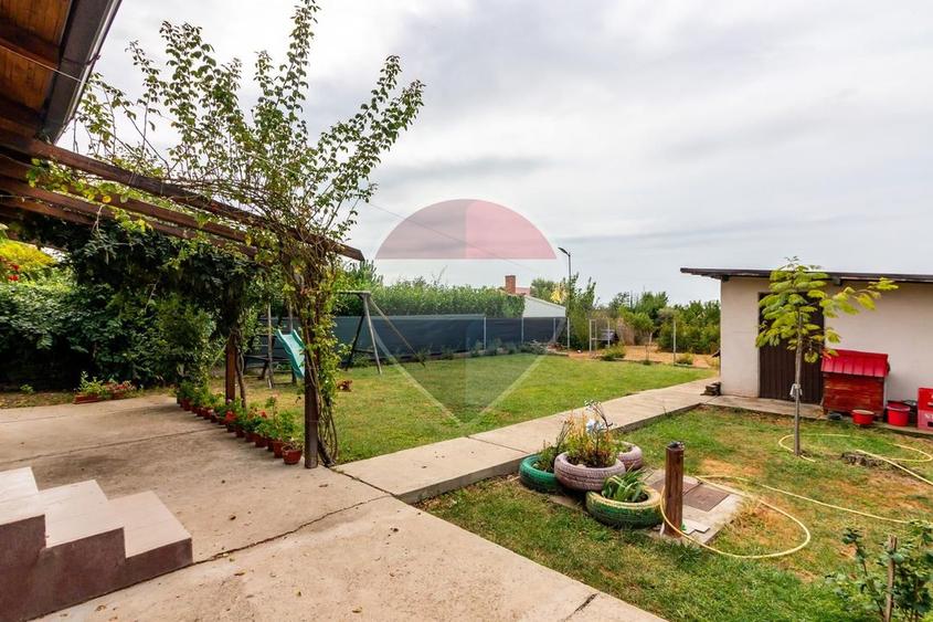Casă / Vilă de vanzare in Ciorogarla | 5, 6 camere | teren 1600 mp