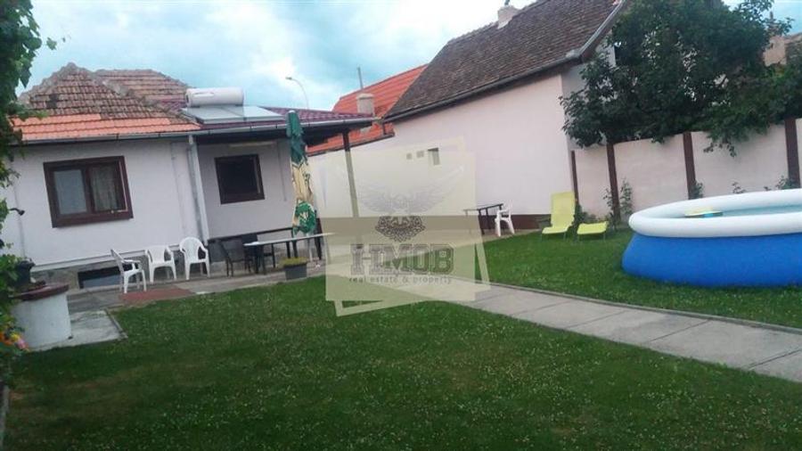 Casa individuala cu 3 camere 2 bai si 554 mp teren in Selimbar