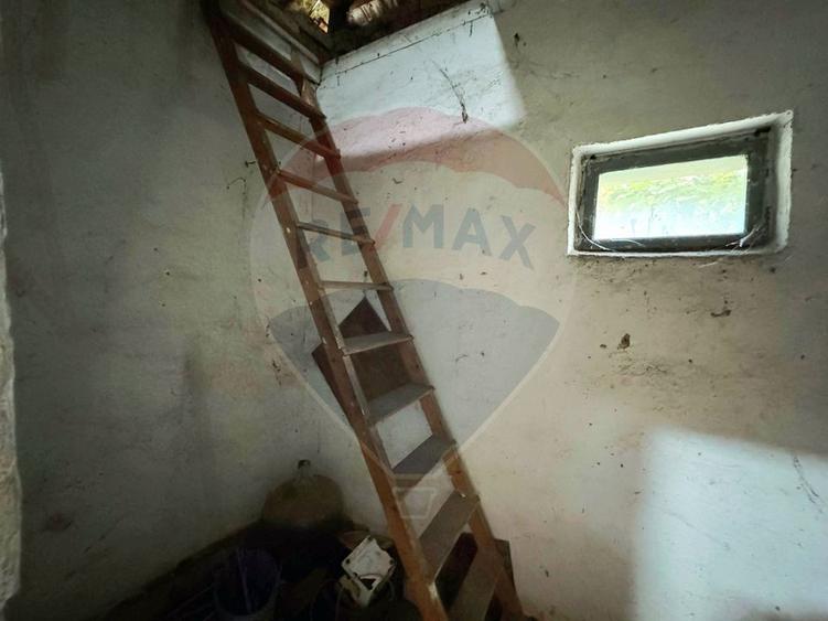 Casă cu teren generos de 750mp intr-o zona excelenta din Chisineu Cris