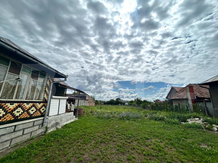 COMISION 0%. Casa cu 17 ari de teren in centrul comunei CHIUZA - 3