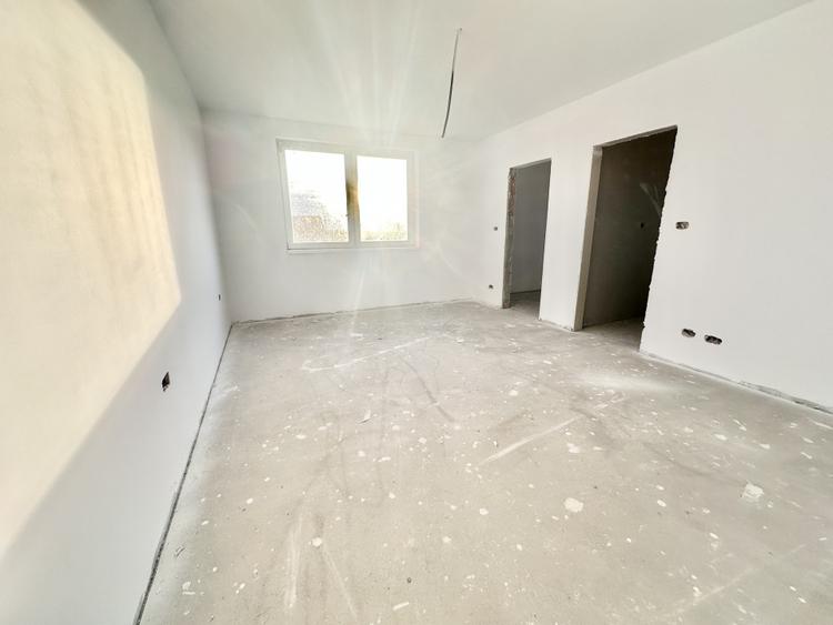 Duplex cu 3 camere - Curte generoasa 443 mp - Mosnita