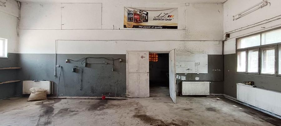 Proprietate cu 2 hale si casa la inchiriat,teren 1350mp