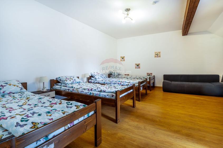 Cabana cu 7 camere de vânzare, 387 mp utili, 1300 mp teren! - 23