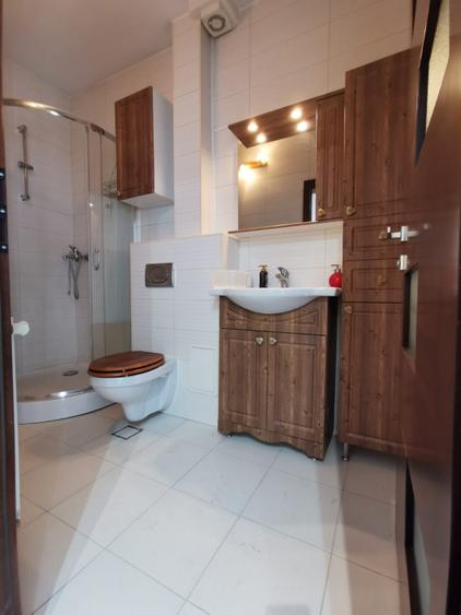 Apartament cu 4 dormitoare,3 bai,garaj propriu- Etaj 3 - Elisabetin