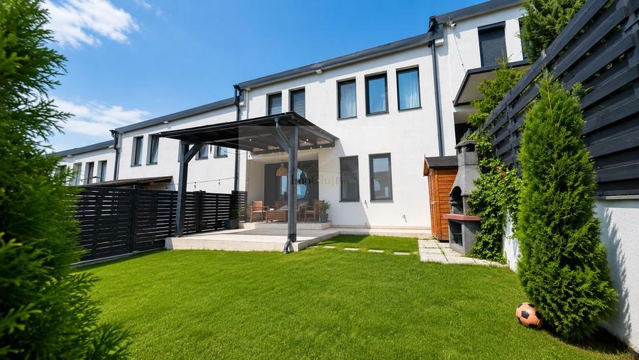 Casa tip duplex cu 4 camere și curte proprie – ideală pentru familie