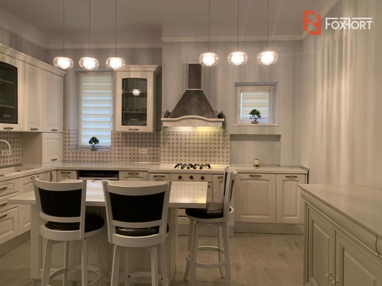 Apartament cu 3 camere, parter inalt - Central