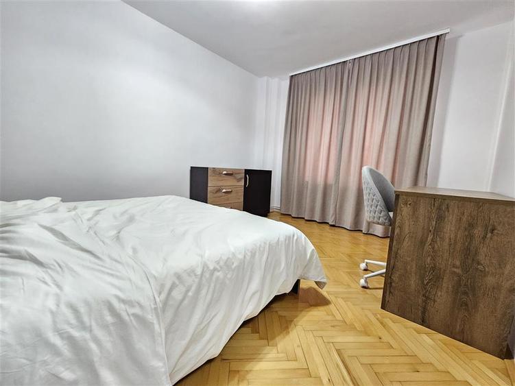 Apartament 3 camere, de inchiriat, zona Bt, Unirii