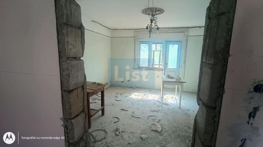 Casa cu 700 mp teren in zona Garii, necesita renovare. Comision 0