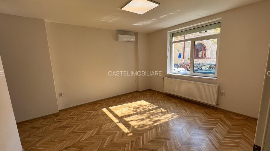 De inchiriat Imobil având 9 camere ,suprafață de 285 mp. Cantemir langa Metrou - 2