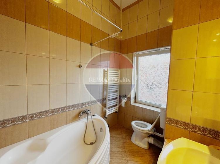 Apartament spatios de 4 camere in zona Primaverii