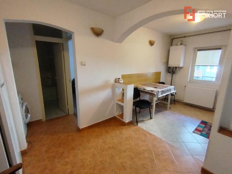 Apartament cu 2 camere de inchiriat mobilat si utilat in zona Soarelui