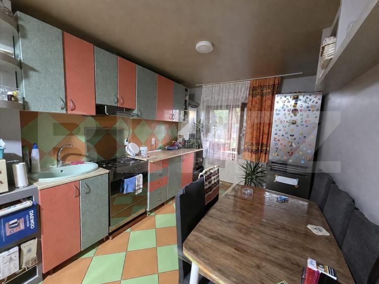 Apartament de vânzare – zonă centrală, 50 mp, ideal și pentru spațiu comercial