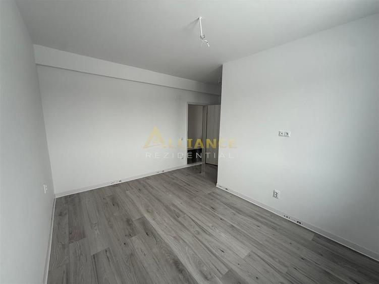 Casa individuala parter 4 camere 2 bai + dressing