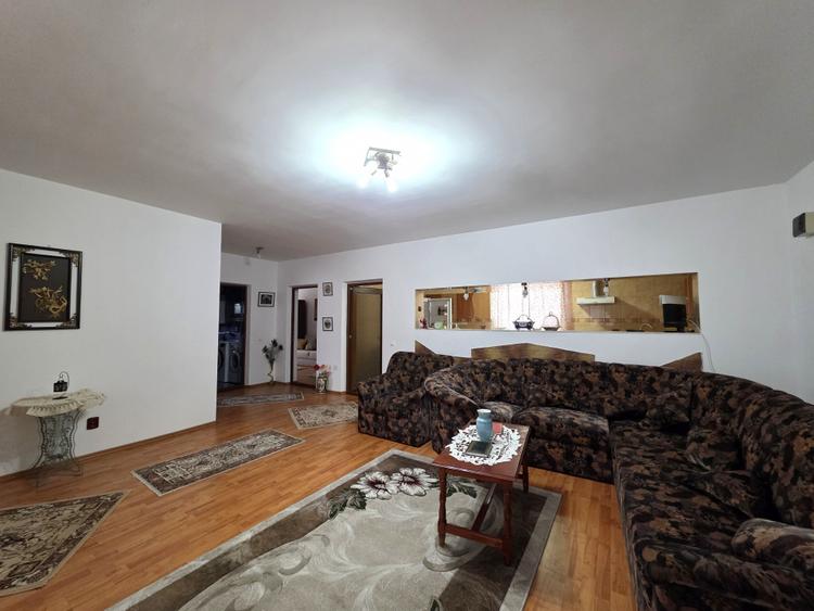 Casa cu 3 camere si garaj - teren 1180 MP - Oituz, jud. Constanta