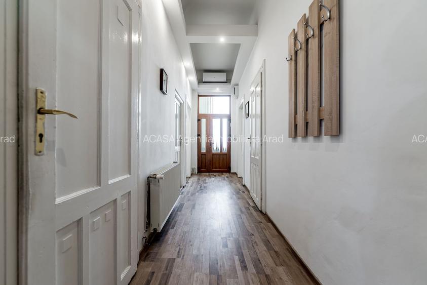 Apartament ultracentral cu 4 camere decomandat, etaj intermediar - 7
