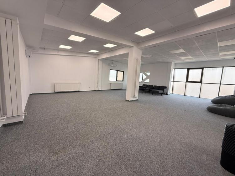 Spațiu comercial / birouri -200 mp -Voluntari