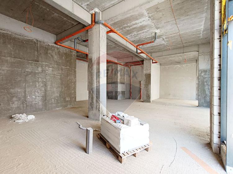 Inchiriere Spatiu Comercial Parter+Curte 30mp | M. Berceni la 9 minute