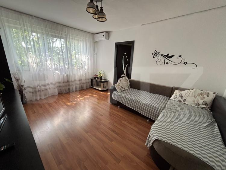 Apartament cu 2 camere, 40 mp, zona Vest