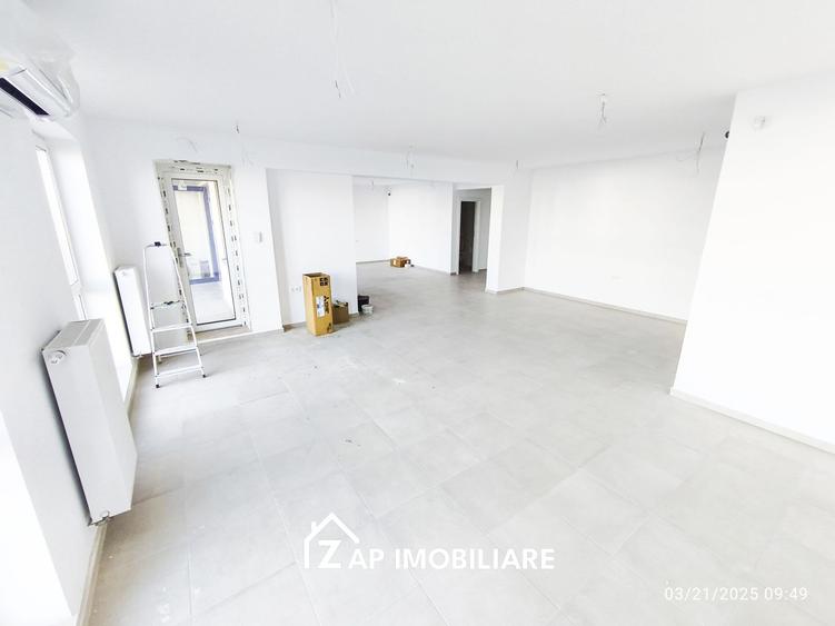 Maurer - Spatiu comercial - Parter - 91 mp, 2 toalete si balcon