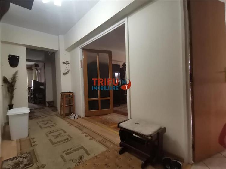 Apartament cu 3 camere de vânzare în zona Centru, Alba Iulia