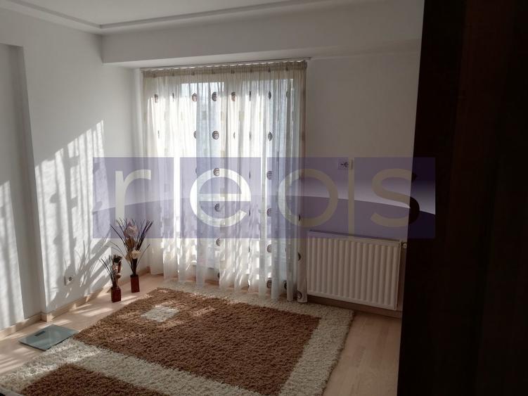 VANZARE 3 CAMERE SEMIDECOMANDAT DECEBAL