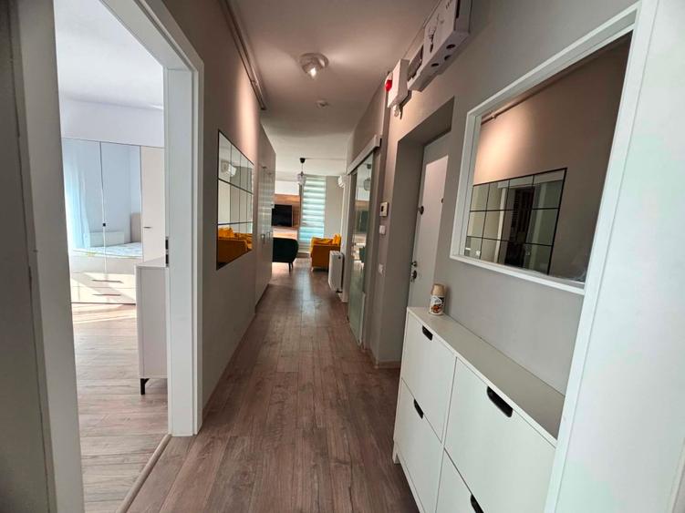 Inchiriez apartament 3 camere tip penthause