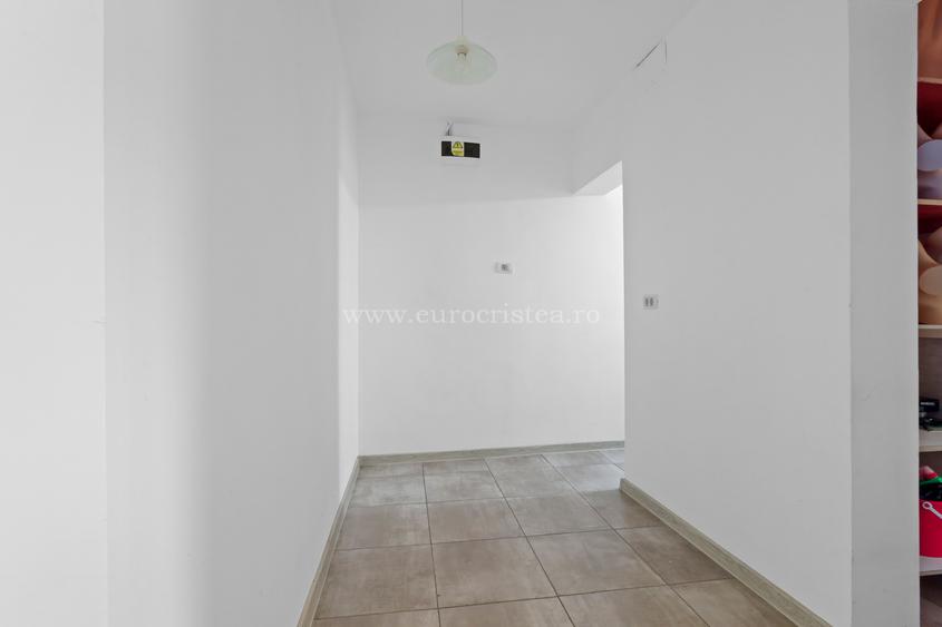 Apartament cu 2 camere de vânzare în Mangalia – Renovat, parter, Strada Sirenei