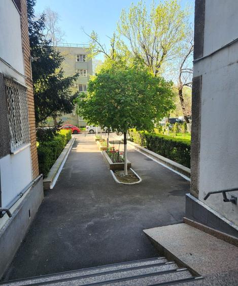 Apartament 3 camere | Favorit | Etaj 8/10 | Complet mobilat | 50m de metrou
