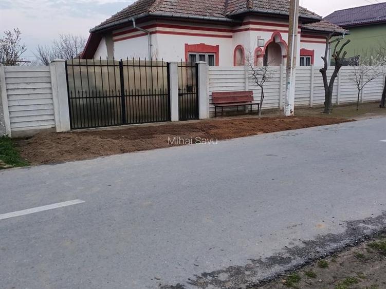Casă 3 camere, loc. Celaru