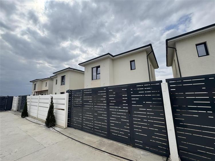 VILA DE VANZARE DOMNESTI LA CHEIE 4 CAMERE - TEREN- PANOURI FOTOVOLTAICE