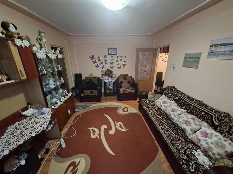 Apartament 3 camere zona Dacia - etaj 2 - centrala proprie